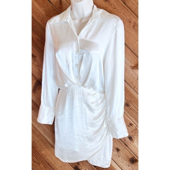 NWT Zara Satin Effect Mini Dress Long Sleeve White Sexy V Neck Collared Button S - Picture 2 of 12